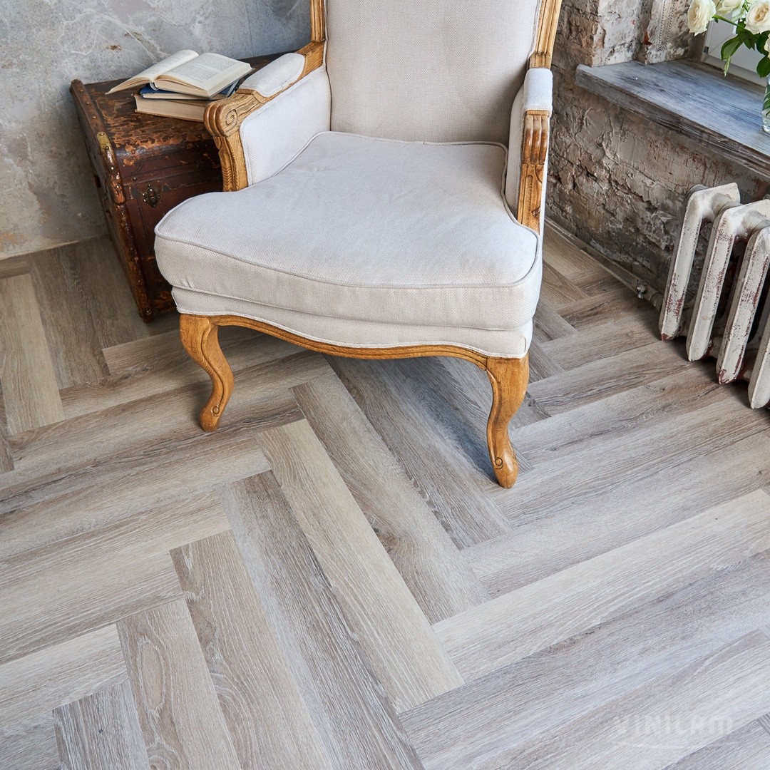 SPC ламинат VINILAM PARQUET HERRINGBONE 4V 43кл Паркет Эрмитаж IS11122